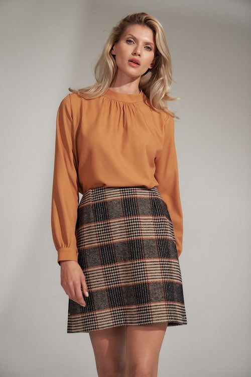 Modelo de falda corta