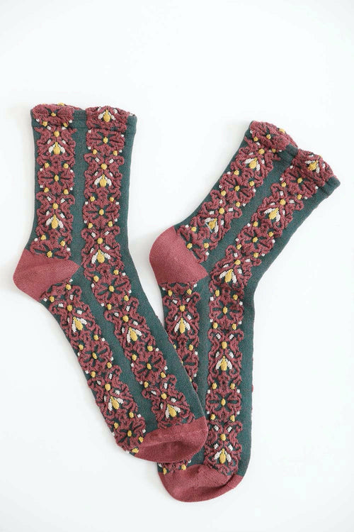 Calcetines con estampado de flores bordadas