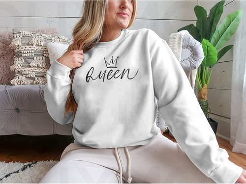 Palabra caligráfica QUEEN con pincel vectorial con diseño de corona para sudadera