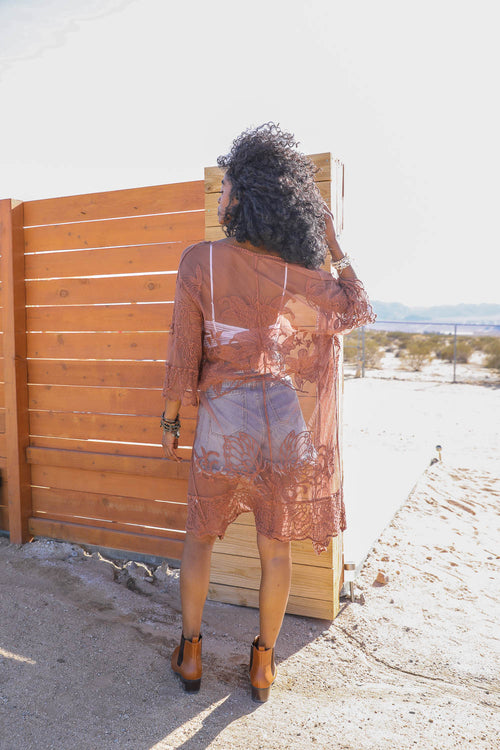Kimono de encaje bordado transparente
