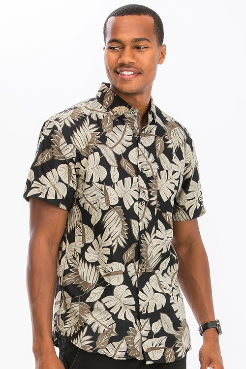 Camisa con botones con estampado hawaiano